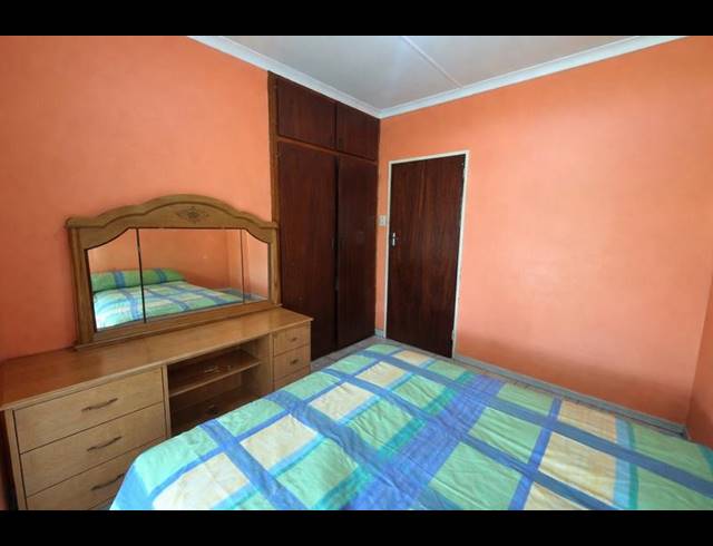 3 BEDROOM HOUSE FOR SALE IN BISLEY